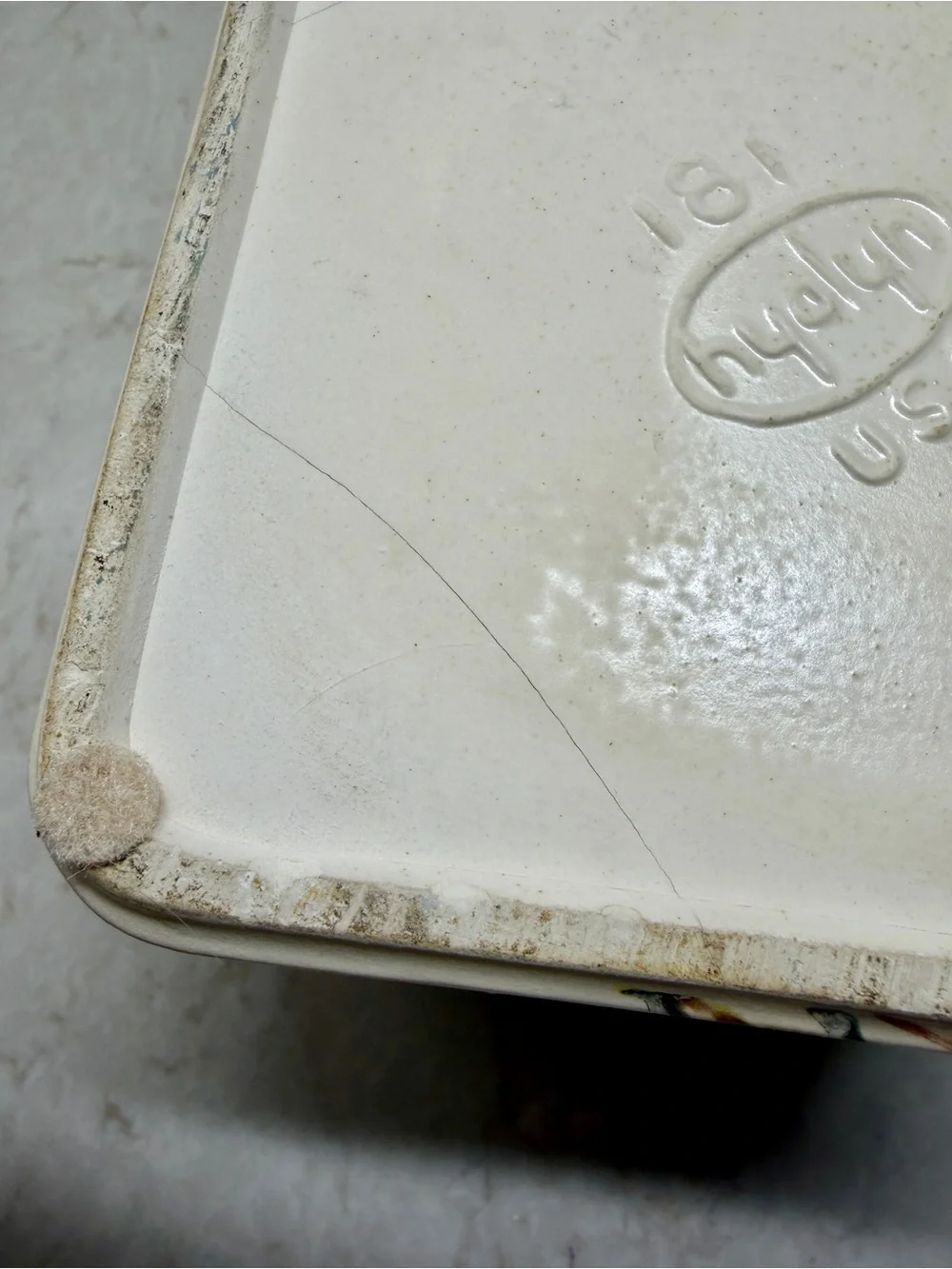 VINTAGE, HYALYN POTTERY CANNISTER WITH WOODEN LID.